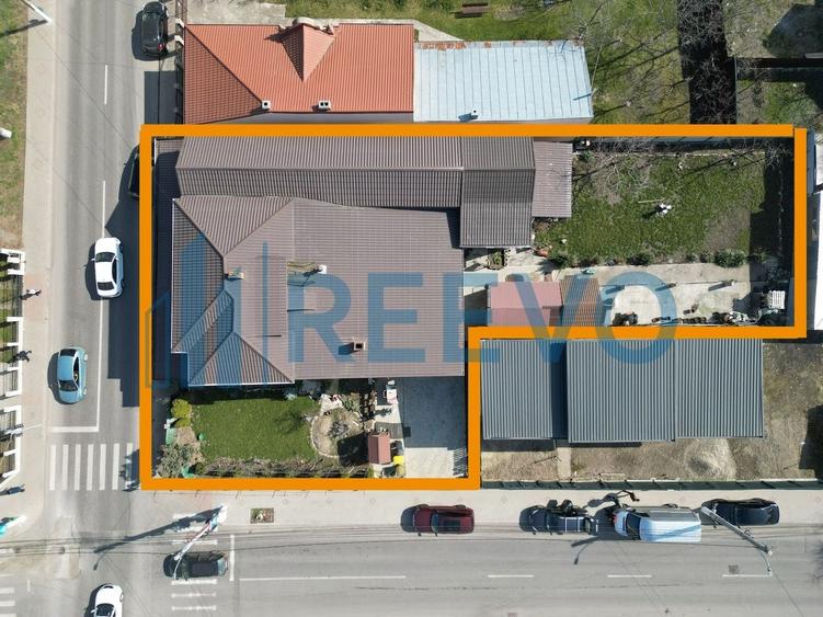 Clădire și teren de investiție, central Roman - 2