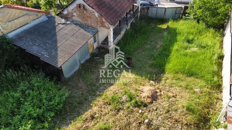 Casa de vanzare cu teren generos 2.500 mp - 2