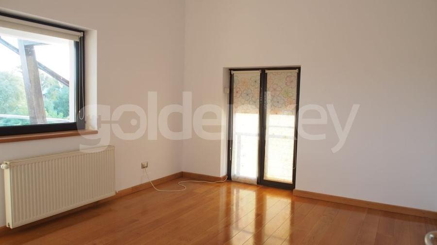 Vila moderna, garaj si vecinatati linistite - 8