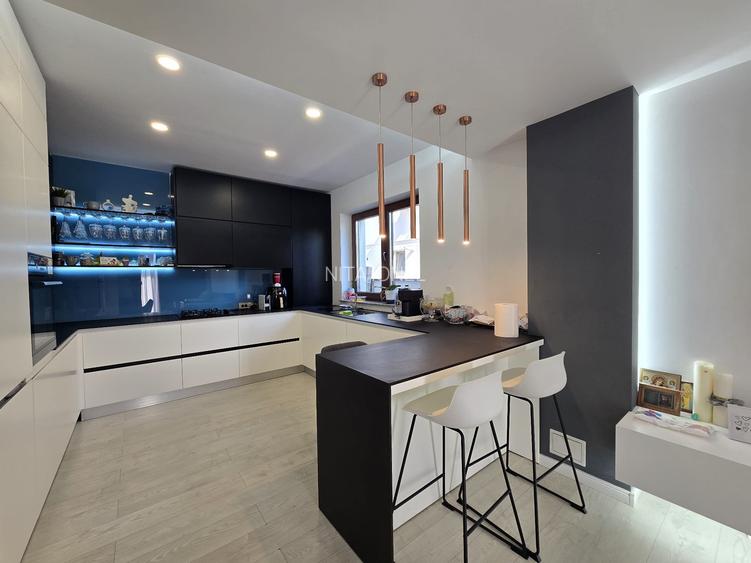 Duplex P+E+M ,suprafata teren 350mp,amprenta 102mp,construita 306mp,utilata/mob Duplex P+E+M ,suprafata teren 350mp,amprenta 102mp,construita 306mp,utilata/mob