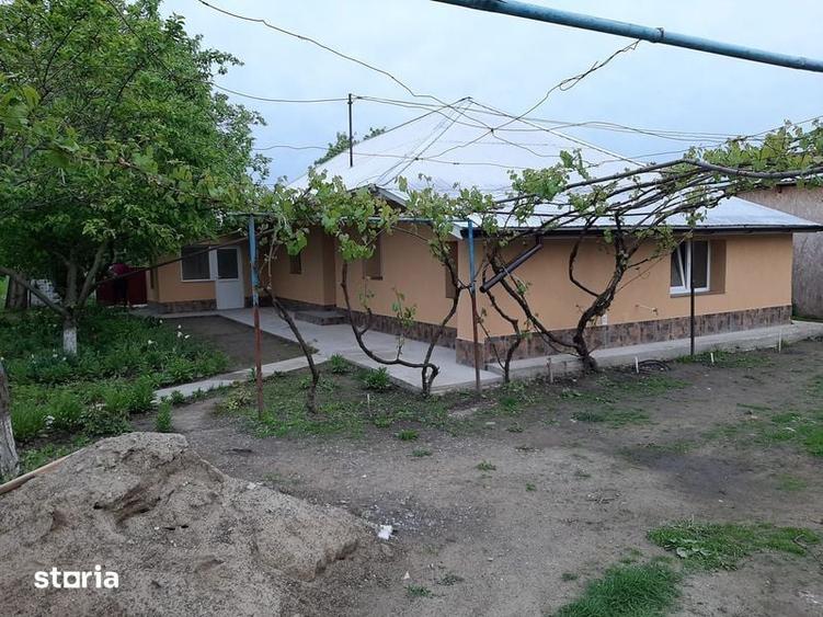 Vand casa la tara complet renovata si utilata in sat Prisacani - 3