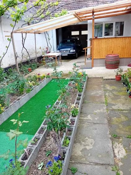 Vind casa in Taut ,cu livada si toate facilitatile. - 1