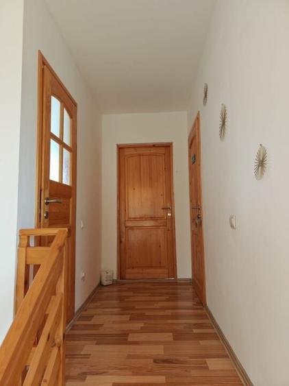 PESTERA CASA DE VANZARE - MOECIU! - 19