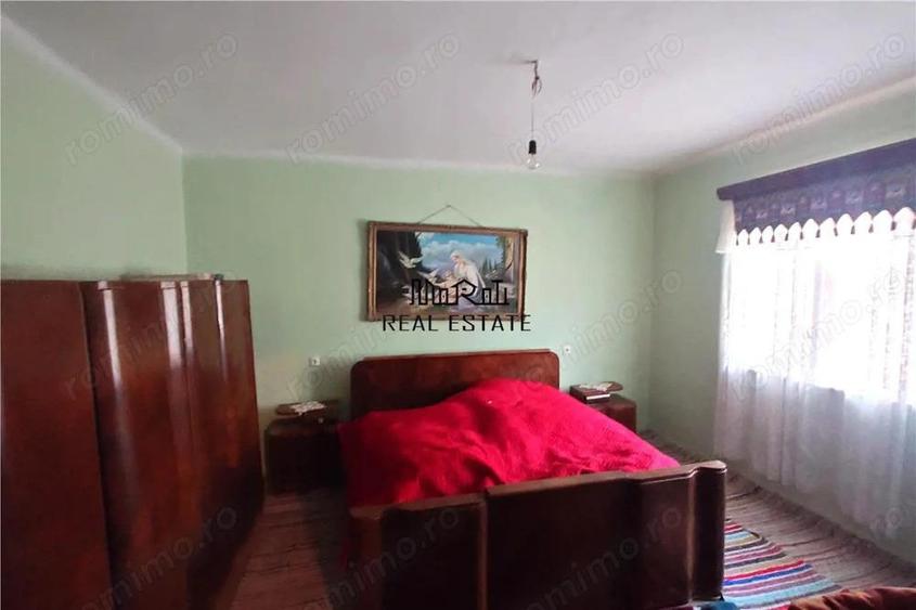 Teren generos si casa din caramida in satul istoric Tebea - 15