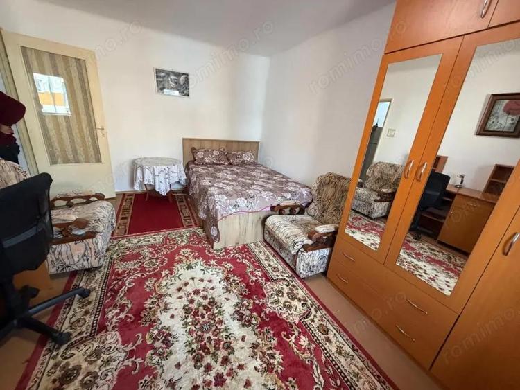 Garsoniera decomandata, 38 mp , etaj 3/4, zona Rovine - 2