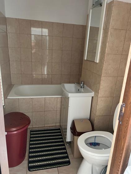 Inchiriez apartament semidecomandat str.Milcov - 5