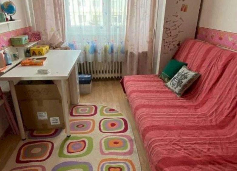 Vanzare Apartament 4 camere cu Centrala, boxa, 2 bai in 1 Decembrie, Scoala 116 - 1