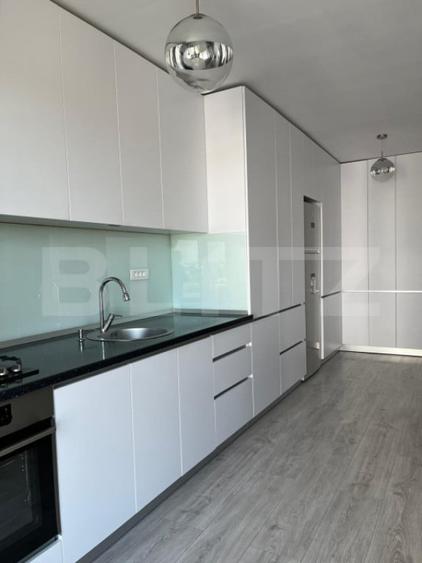 Apartament cu 3 camere în Torontalului
