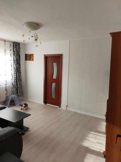Vand apartament 3 camere micro 4 - 1