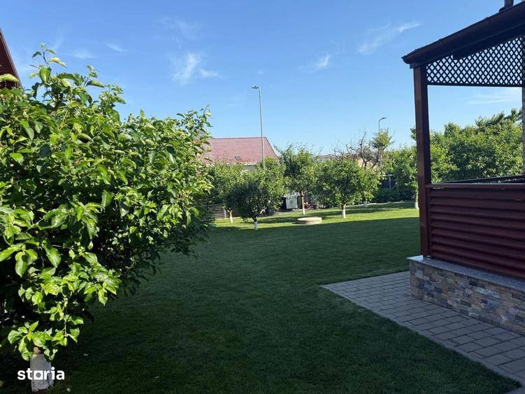 Casa cu 5 camere, mansarda si curte in Botosani - 5