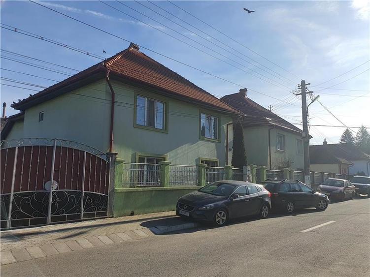 Casa singur in curte cu  700mp teren in orasul Avrig, 25km distanta de Sibiu - 2