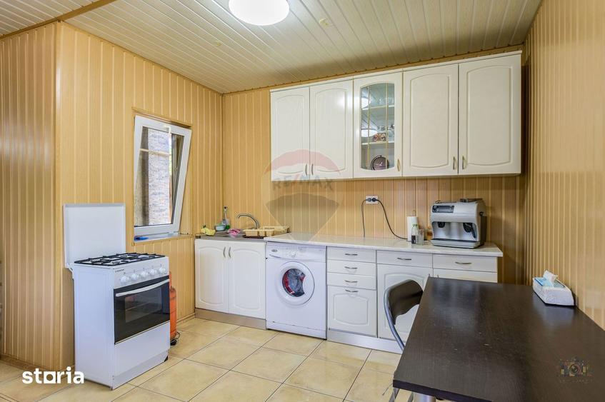 Vila spa?ioasa cu teren generos, gradina ?i anexe, Brane?ti - 18