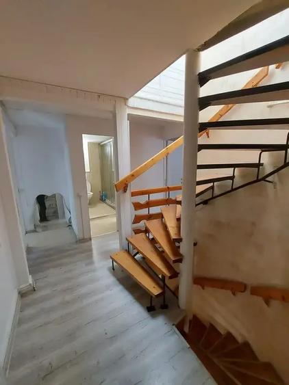 Casa 7 camere P+2 ,1990 / Mantuleasa - Coposu - Armeneasca /Comision 0 - 9