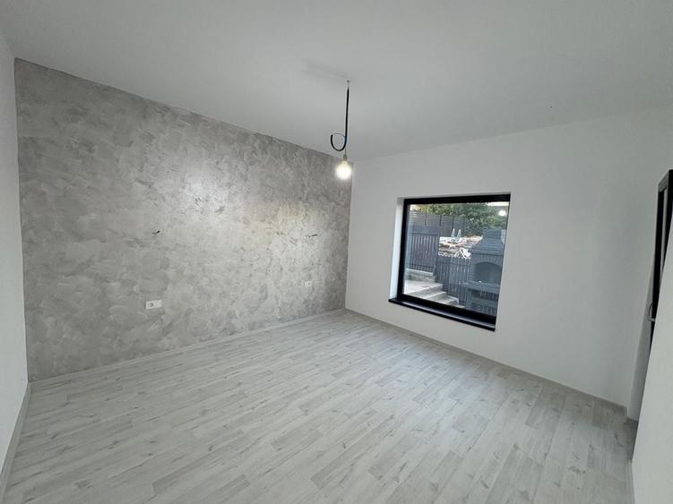 Casă cu 4 camere cu Teren 139 Mp în Exterior Vest