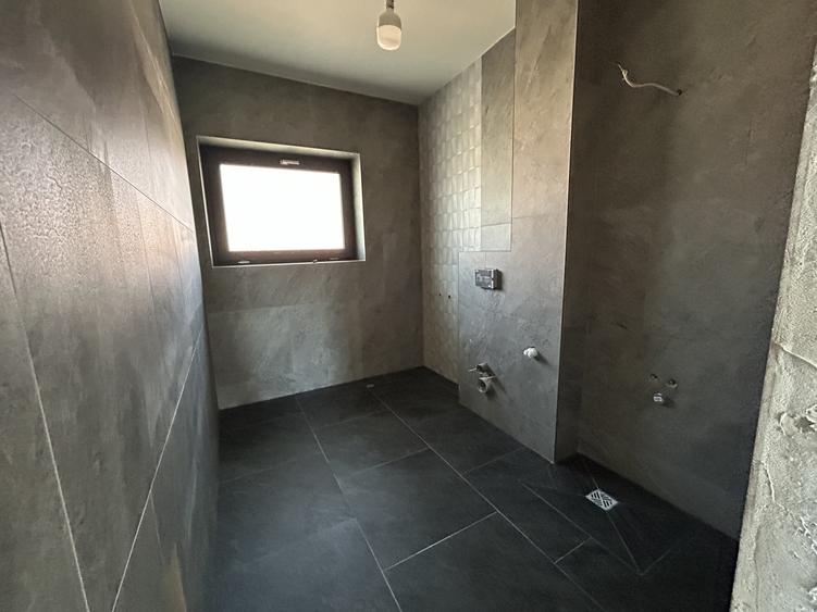 Casă individuală cu 5 camere cu Canalizare în Popas Păcurari