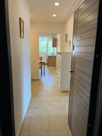 Apartament cu 3 camere semidecomandat, mobilat în Grigorescu