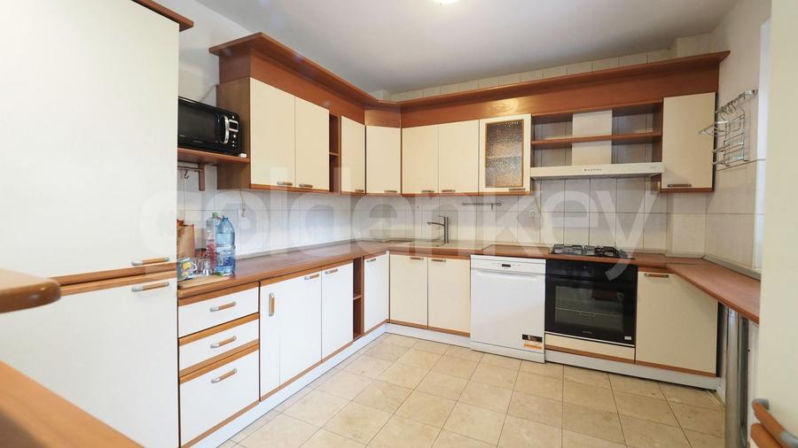 Duplex cu 5 camere cu Canalizare în Iancu Nicolae