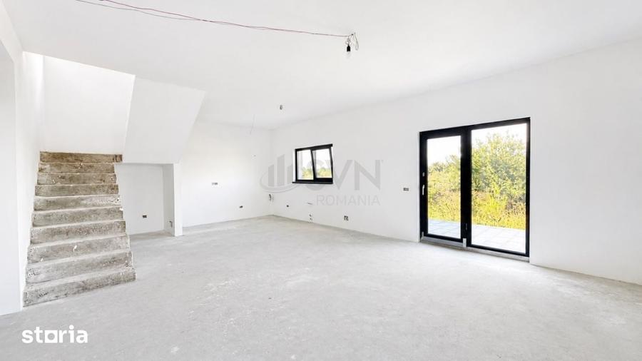 Casă cu 7 camere cu Teren 400 Mp în Corbeanca