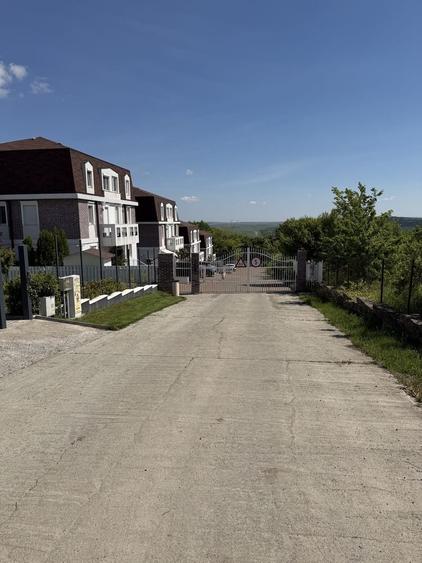 Casă cu 4 camere în Granit