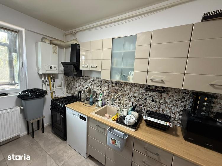 Apartament cu 3 camere decomandat în Central
