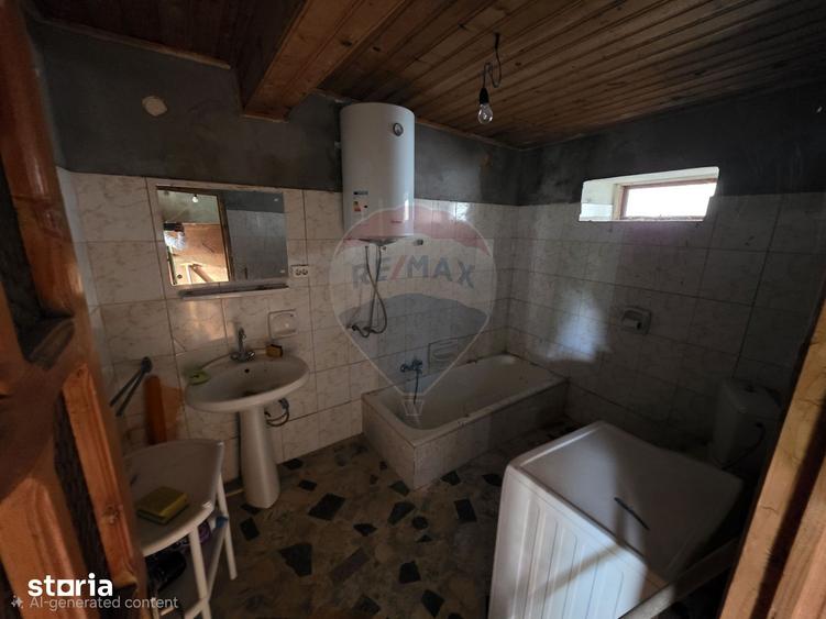 Casă cu 4 camere cu Teren 2880 Mp în Giulvăz
