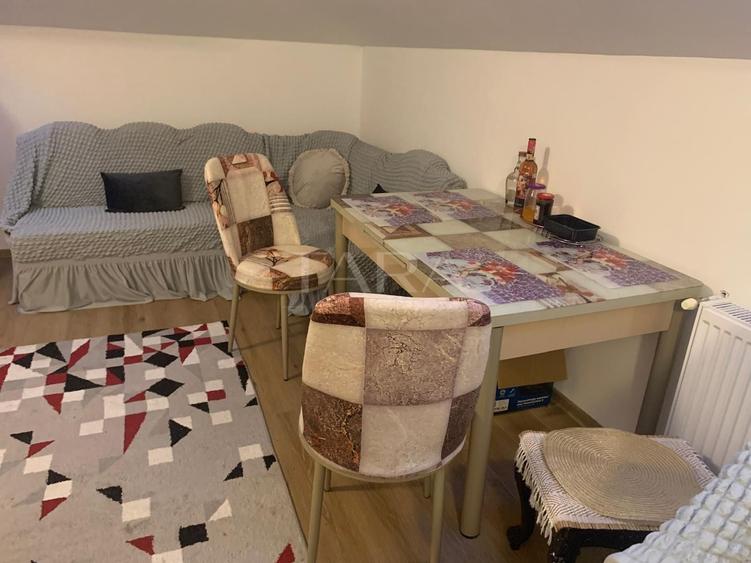 Apartament cu 3 camere decomandat în Florești