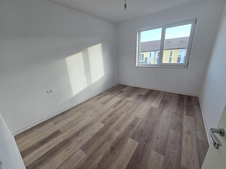 Apartament cu 2 camere decomandat în Girocului