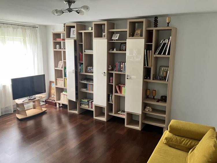 Apartament cu 2 camere decomandat în Virtuții