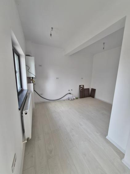 Casă individuală cu 3 camere cu Teren 250 Mp în Central