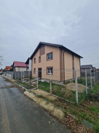 Casa Individuala P + 1E + Pod Inalt - 5 camere - Teren 282mp - Toate Utilitatile - 2