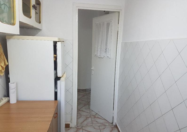 Apartament doua camere, nedecomandat, etaj doi, liber, pe Stadionului - 14