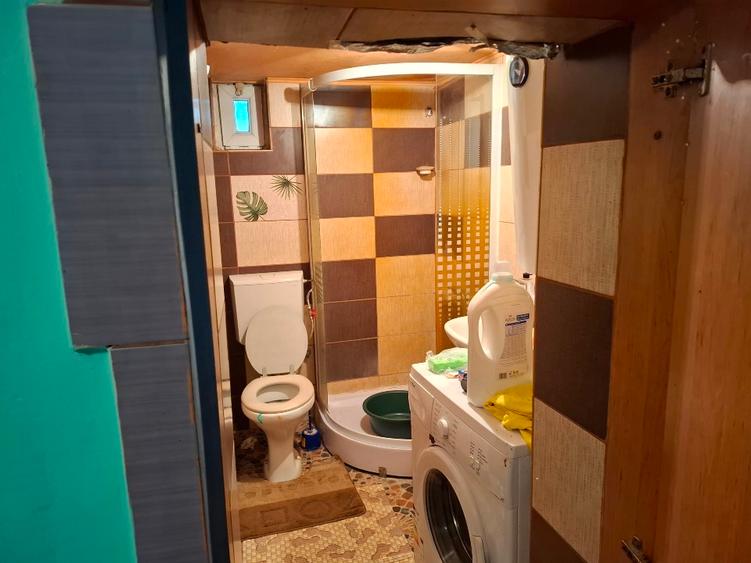 Oportunitate rară: gospodărie completă cu livadă și teren generos în Crâmpoia –  - 14