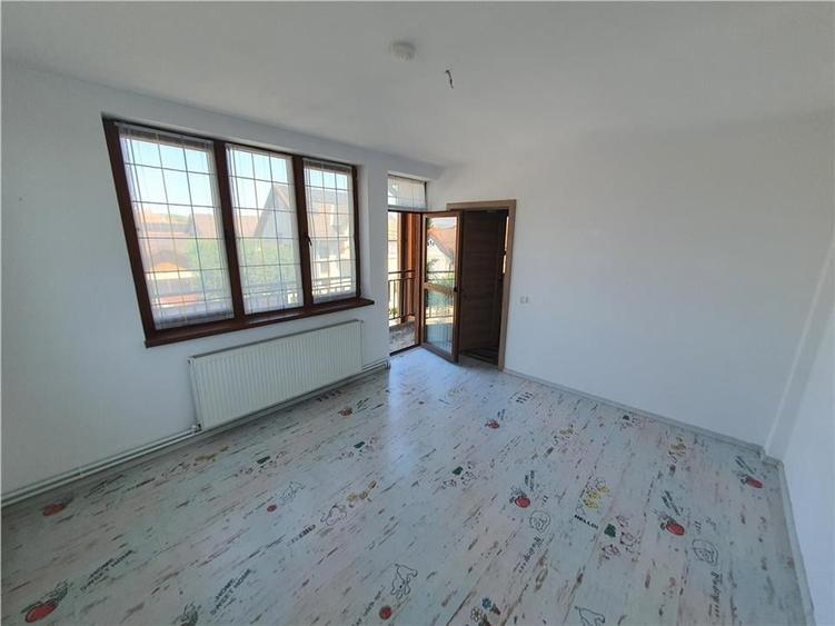 Vilă Spațioasă cu Potențial Multiplu ?n Zona Terezian Sibiu - 25