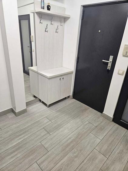 Inchiriez apartament 2 decomandate Rovine - 1