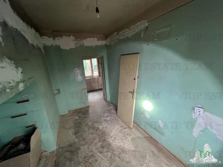 2 garsoniere adiacente la rosu pe Calea Grivitei, etaj 4 - 11