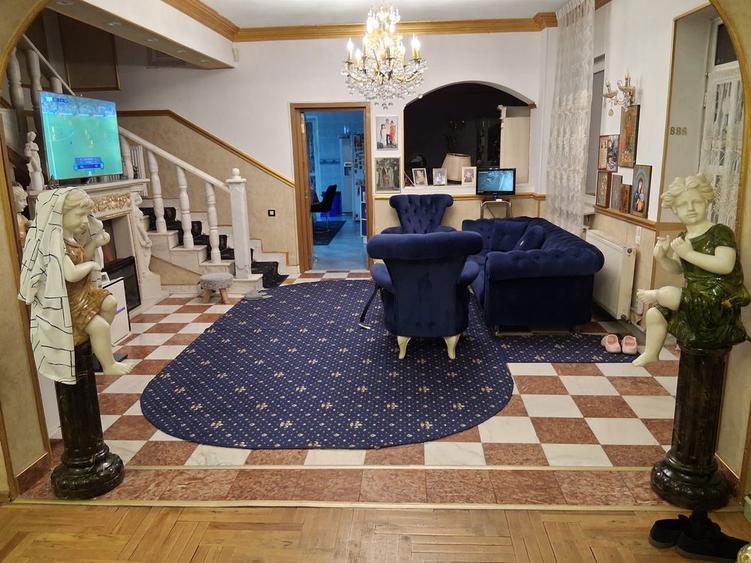 Vila cu piscina + 3 saune | 400 mp teren | Sector 2 strada Comarnic - 1