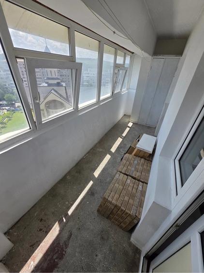 Apartament cu 3 camere decomandat în Sud