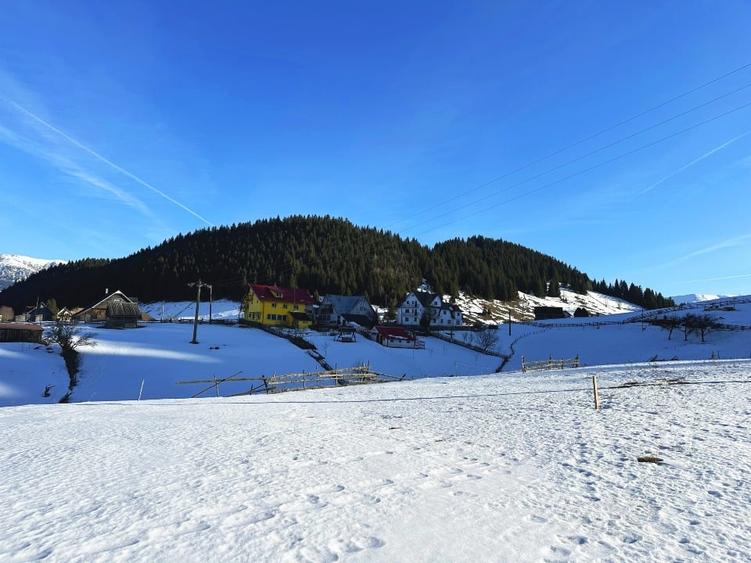 Teren intravilan 8400 mp, Fundata, zona Bran -  Moieciu - 2