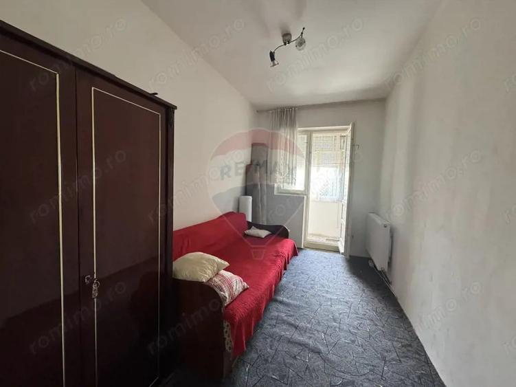 Ap. cu 3 camere, et.4, str. Feleac 1A - 8