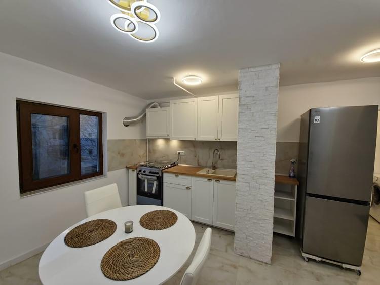 Prima inchiriere-apartament decomandat la 7 minute de Metrou Muncii - 9