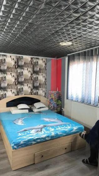 Casa,6 camere ,curte comuna in zona buna - 16