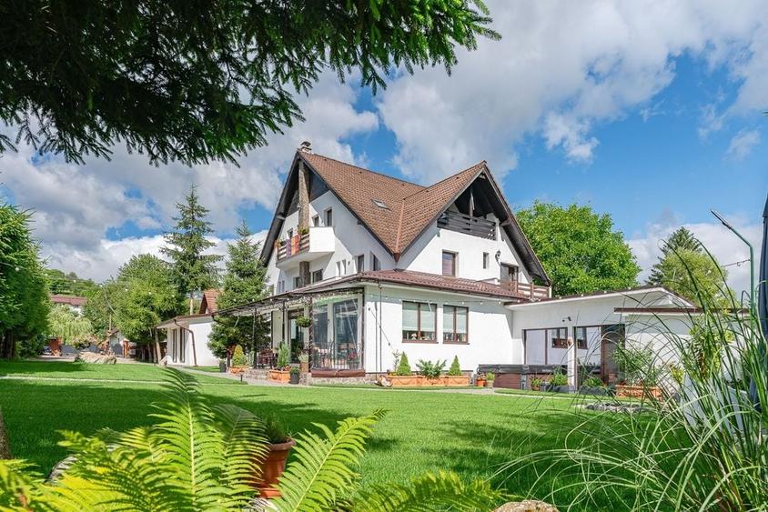 Pensiune de v&acirc;nzare &icirc;n Bran, cu rating 9.8 Booking și 4.9 Google - 1