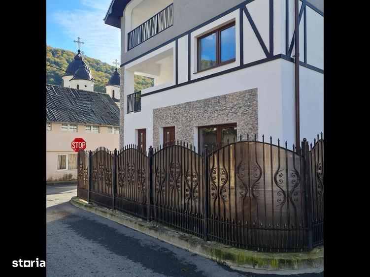 Oportunitate ! 3 apartamente in Sinaia perfect pentru investitie - 14