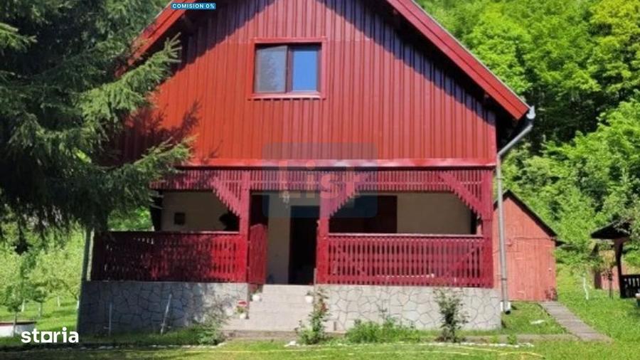 Casă cu 4 camere în Gălăoaia