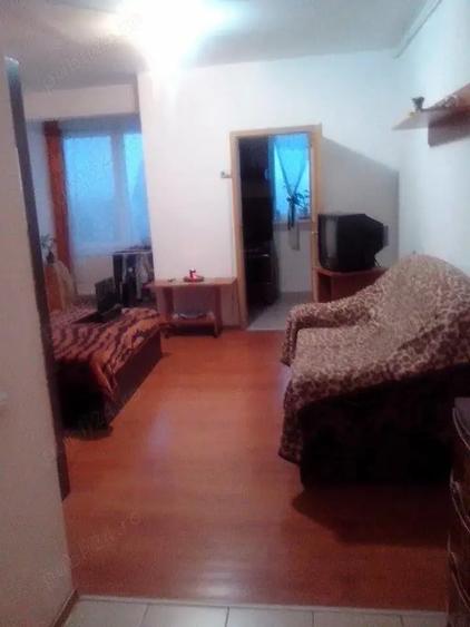 Inchiriez garsoniera, zona Prelungirea Ghencea intersectie cu blvd Valea Larga - 1