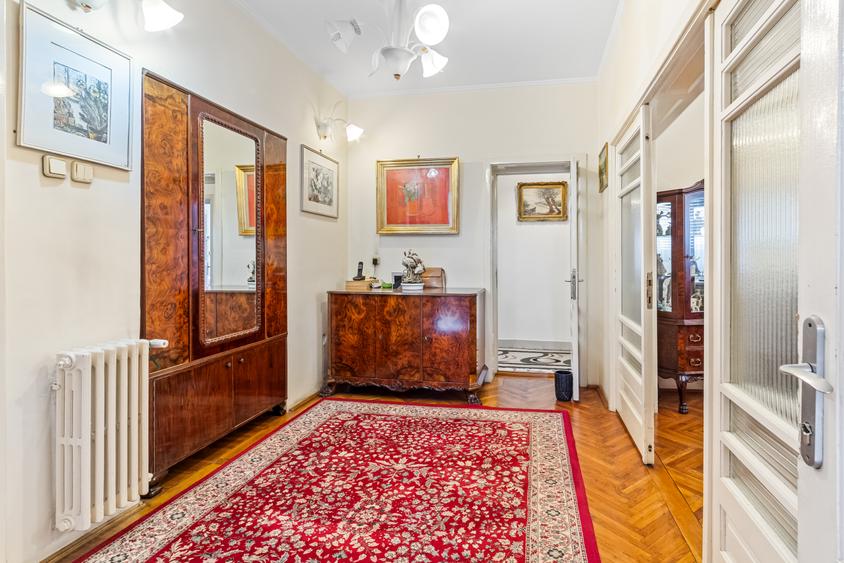 Vilă tip bloc 12 camere, 2 garaje 2 boxe  zona Tomis 1  Flămânda - 14