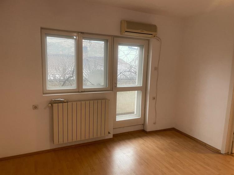 Unirii-Mitropolie 4 Camere Decomandat - 2