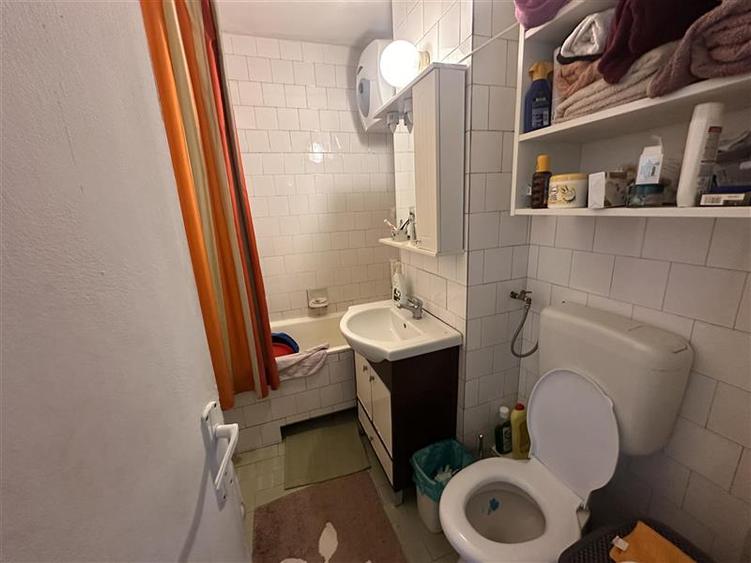 Decomandat cu 2 bai, linga Shopping Cyti - 9