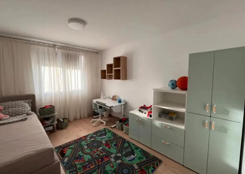 Apartament 3 camere, decomandat - zona Tractorul - 4