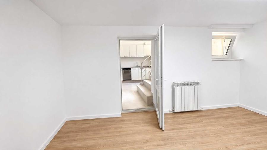 Casă cu 4 camere cu Teren 250 Mp în Central